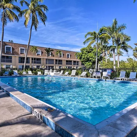 Luxe Naples Escape Walk To Beach And Downtown! Exterior photo