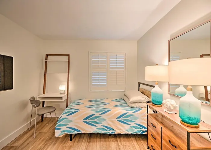 Luxe Naples Escape Walk To Beach And Downtown!